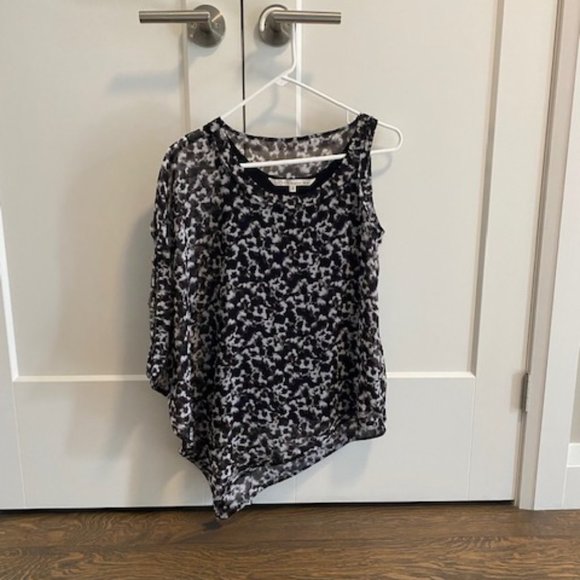 Asymmetric Blouse, Black/White, Size XS - Picture 1 of 8